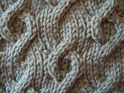 cable knitting stitch - embedded donuts